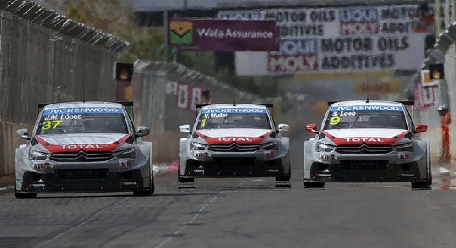 WTCC: Citroen начинает и выигрывает 