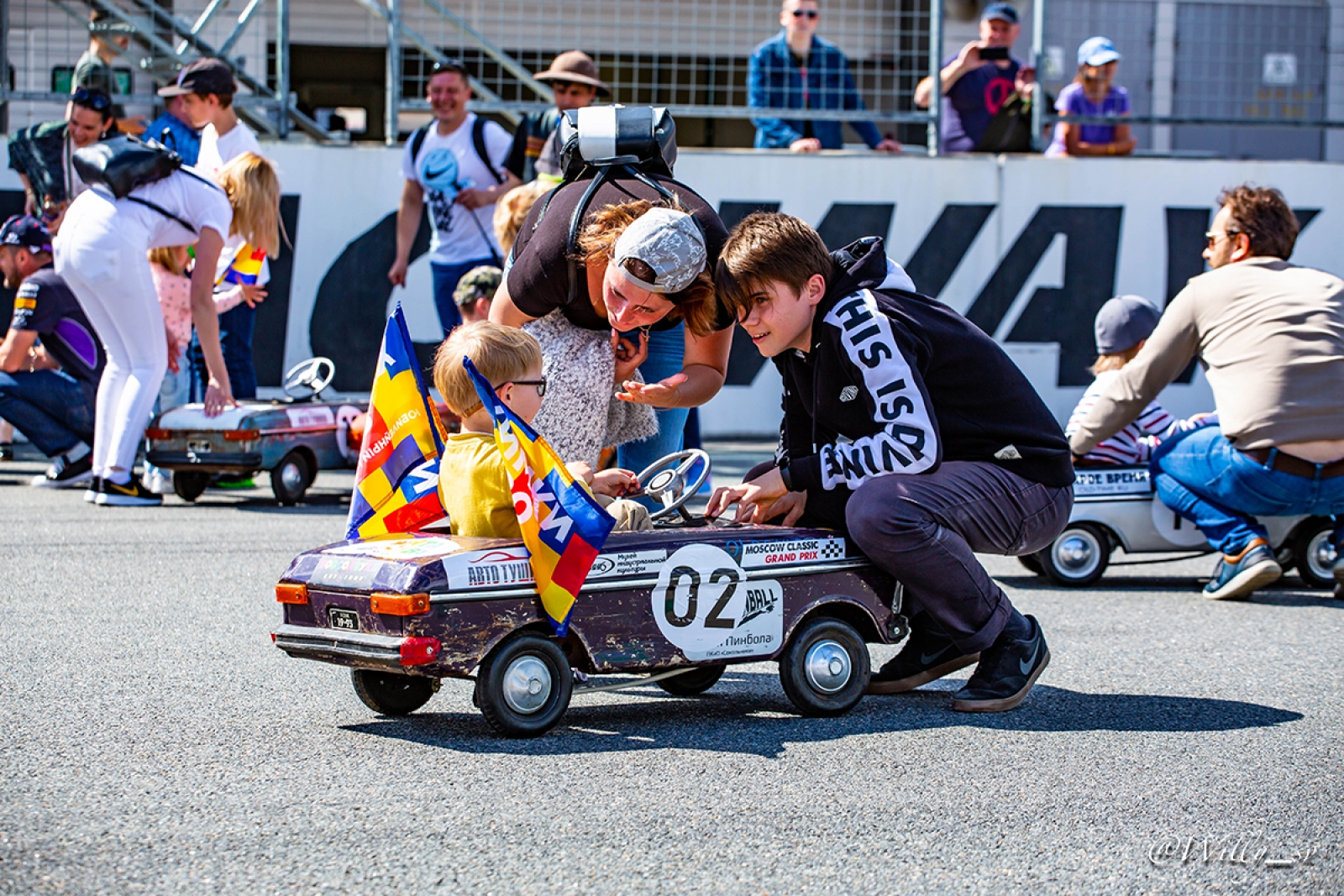 Детские праздники и свадьбы на автодроме